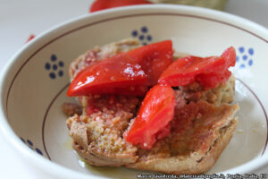 Frise, the twice-baked bread of the Salento
