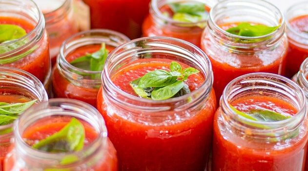 Tomato puree draining