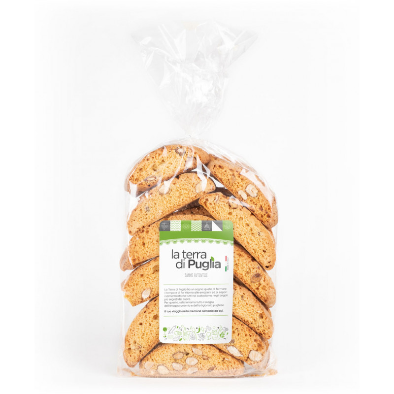 Almond biscuits from Puglia, the same family as castagnelle