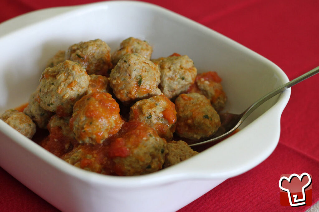 Meatballs in tomato sauce