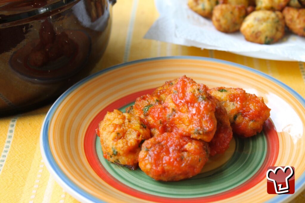 Apulian bread balls made with stale bread and pecorino
