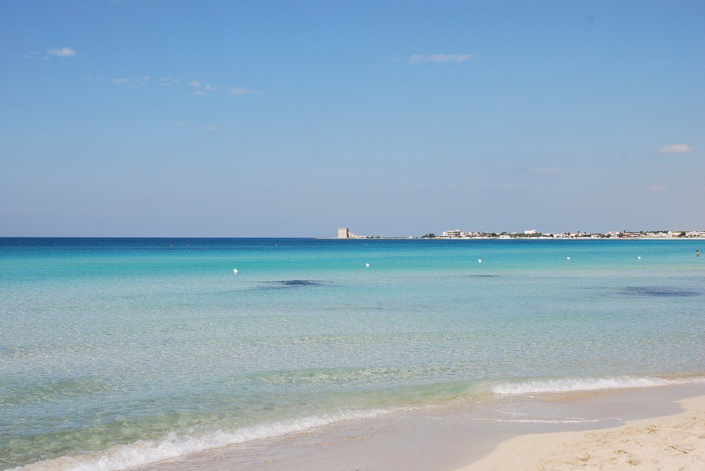 The beach at Torre Lapillo, turquoise water and pale sand